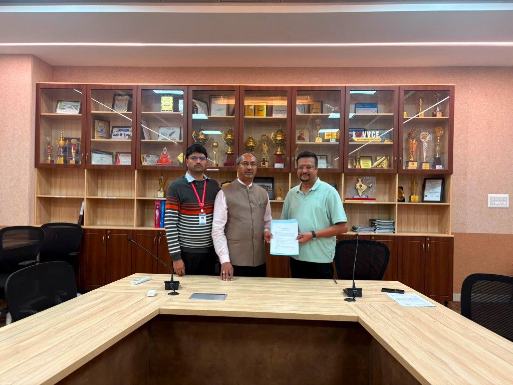 MOU Signing standing group